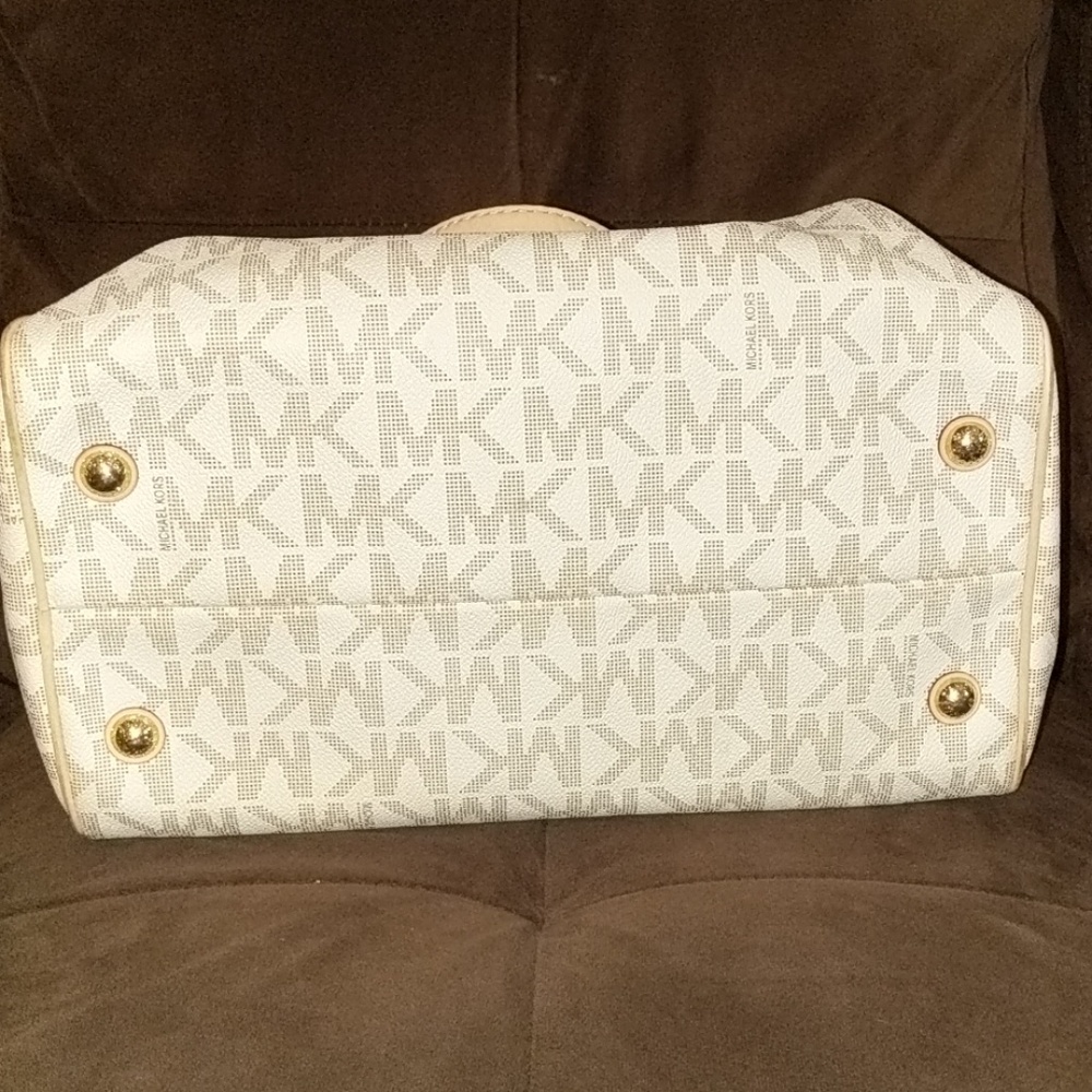 Michael Kors Handbag - Picture 2 of 6
